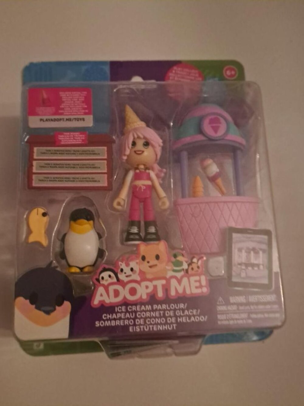 Adopt Me!:Pack Elsa and Her Friend The Royal Penguin, Series 1 Glacier ice cream